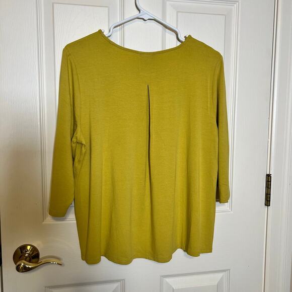 J. Jill Wearever Collection Golden Yellow Flowy Stretchy Top Size Medium EUC - Picture 7 of 9